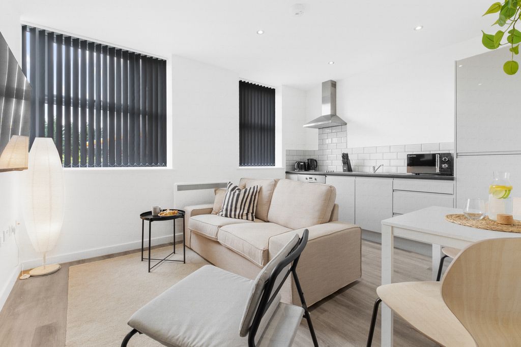 Property photo 1 of 13 Kitchen / Lounge