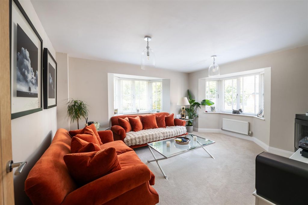 Property photo 2 of 17 13 Wychwood Internals-16.Jpg