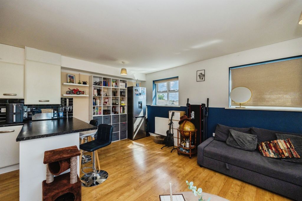 Property photo 2 of 17