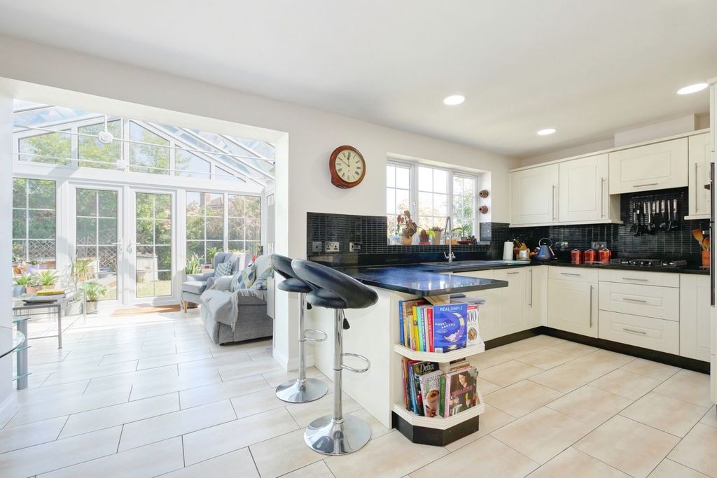 Property photo 2 of 52