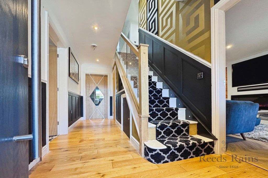 Property photo 2 of 31 Staircase