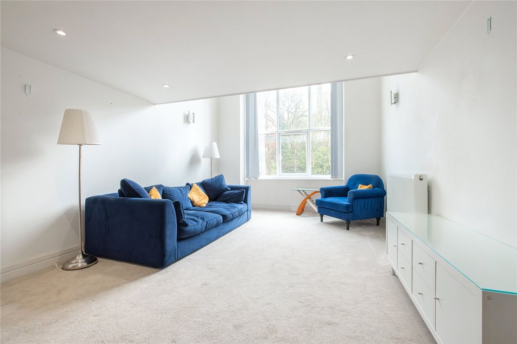 Property photo 2 of 13 Open Plan Living