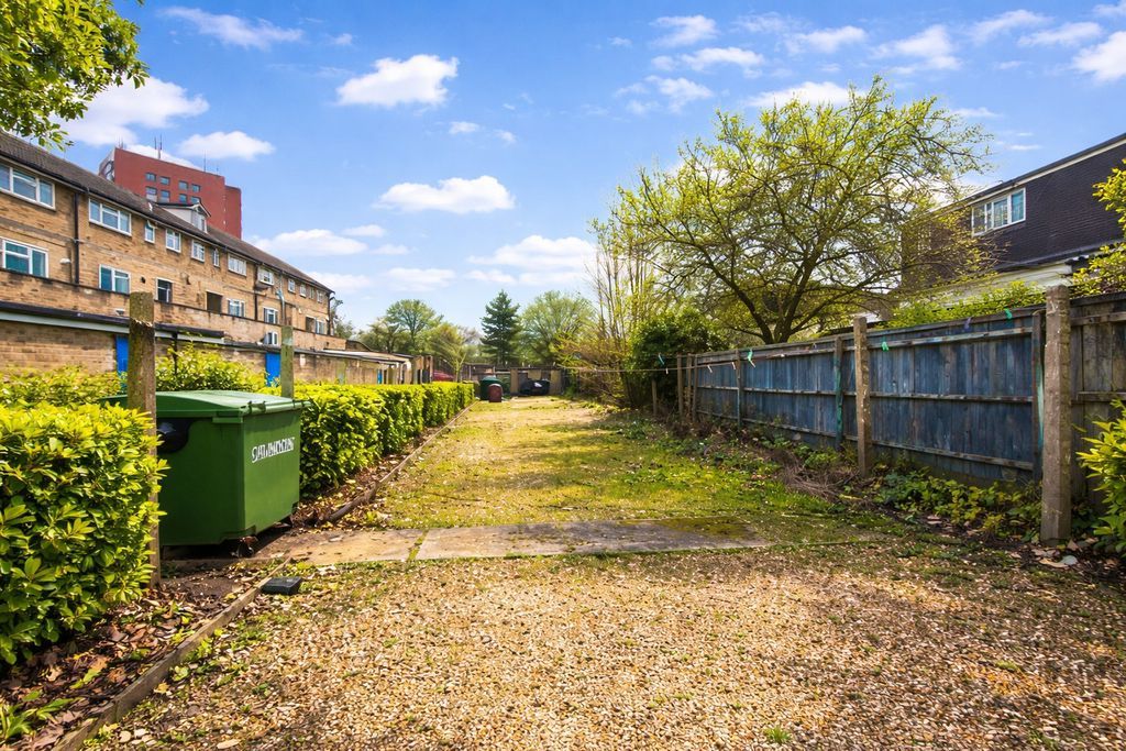 Property photo 2 of 9 Photo 2