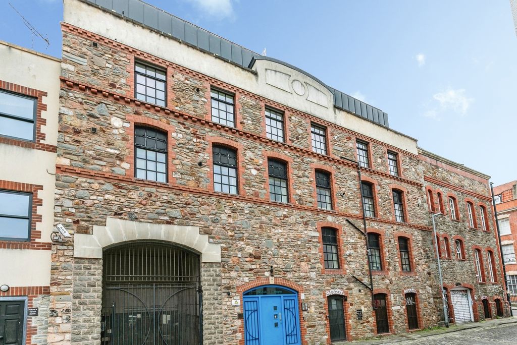 Property photo 1 of 20 Pbox-Img.Jpg