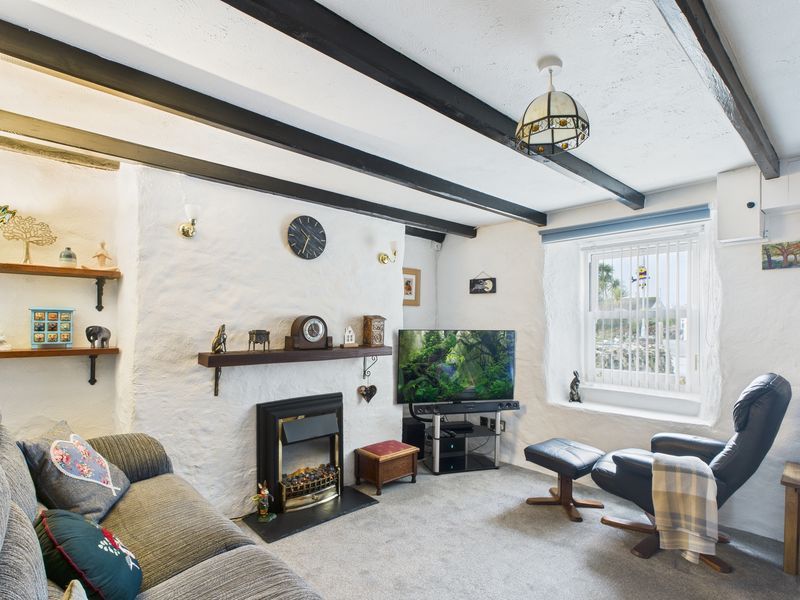 Property photo 2 of 10 Lounge