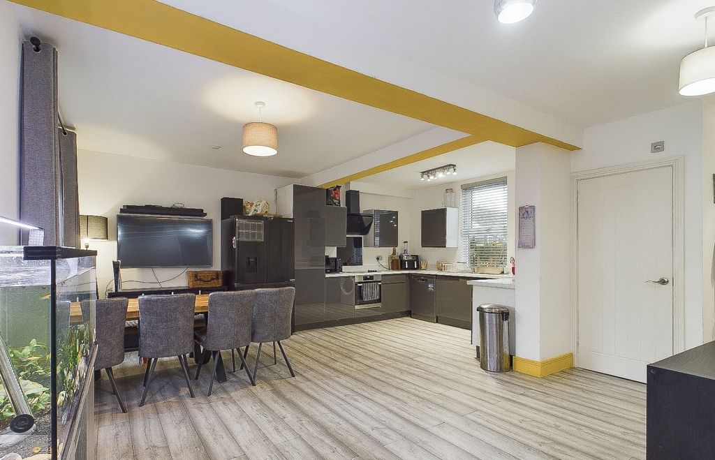 Property photo 2 of 14 Kitchen Dining Room