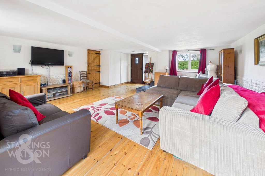 Property photo 2 of 34