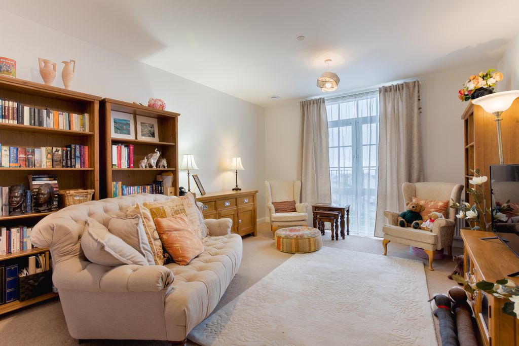 Property photo 2 of 15