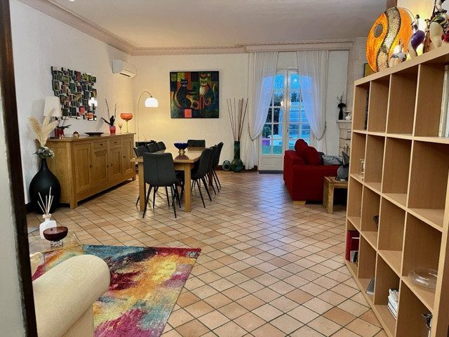 Property photo 2 of 27