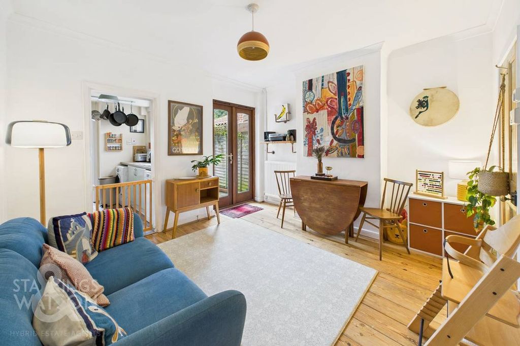 Property photo 3 of 17