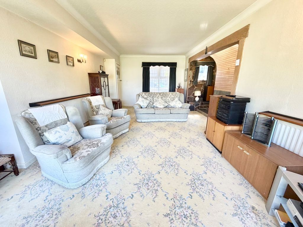 Property photo 3 of 36