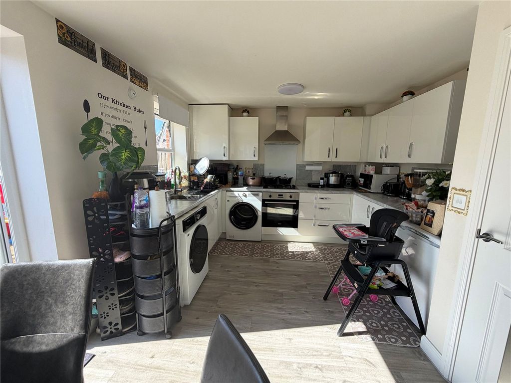 Property photo 2 of 18 Kitchen