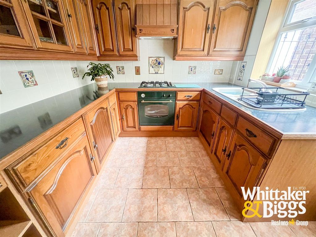 Property photo 3 of 15 Kitchen