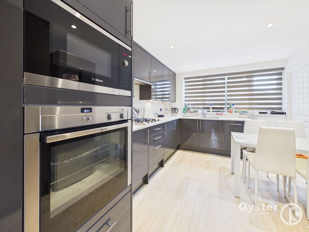 Property photo 3 of 16 Kitchen