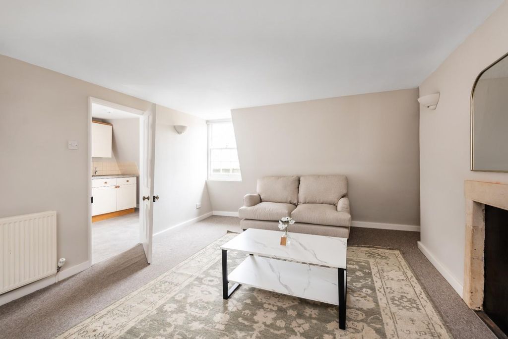 Property photo 3 of 15 Top Floor Flat, 3 Bedford Street, Bath BA1 6Ad-4.J