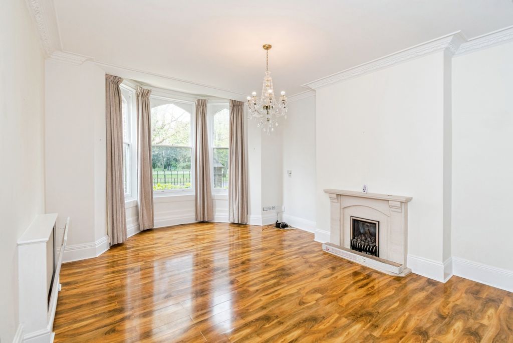 Property photo 3 of 13 Pbox-Img.Jpg