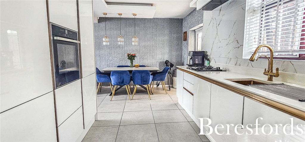 Property photo 2 of 18 Picture No. 19