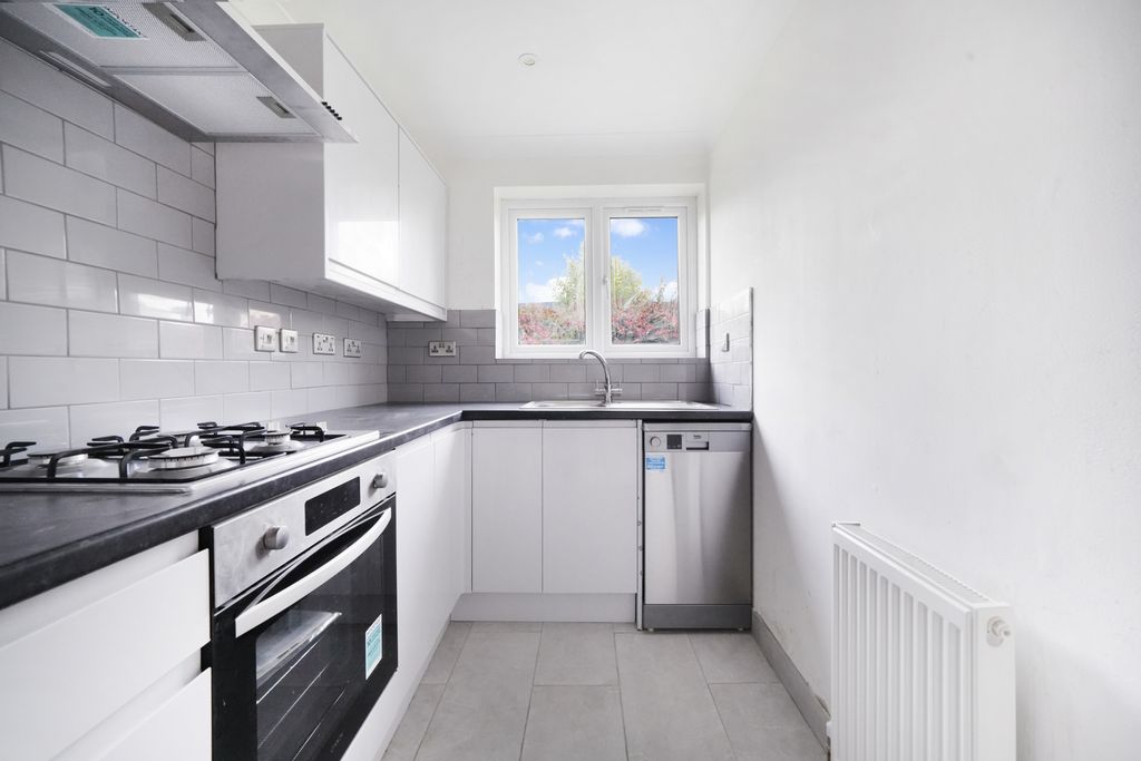 Property photo 2 of 10 Kitchen