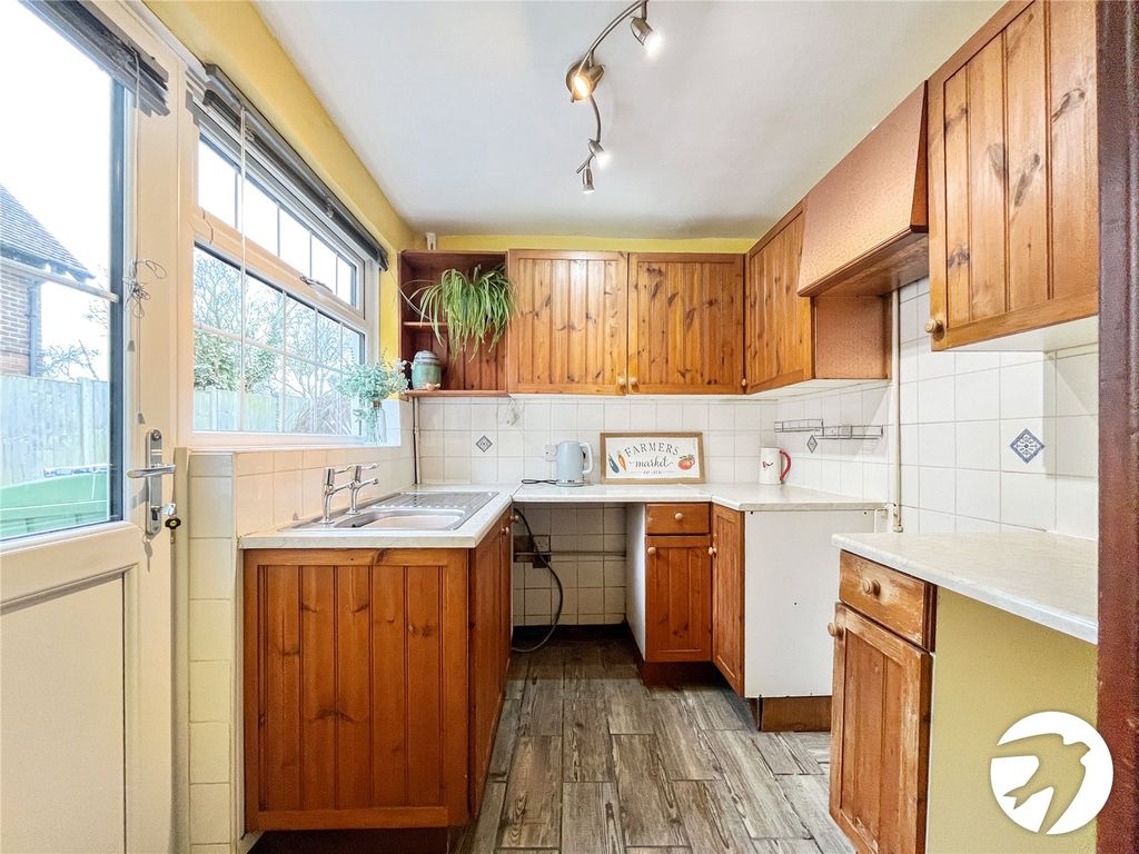 Property photo 3 of 17 Picture No. 16