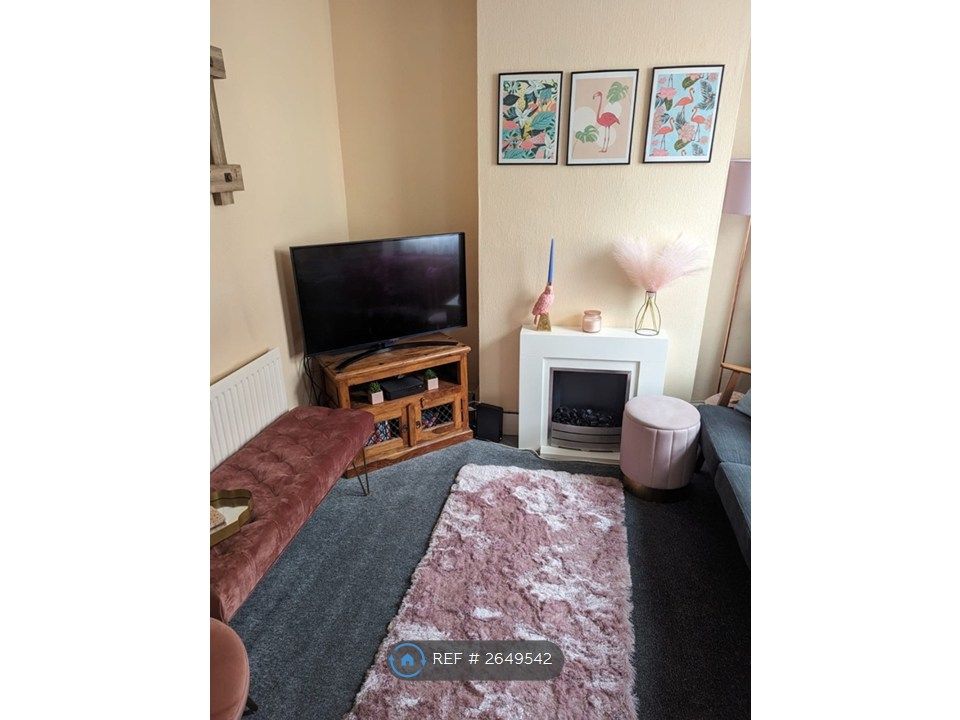 Property photo 3 of 10 Lounge