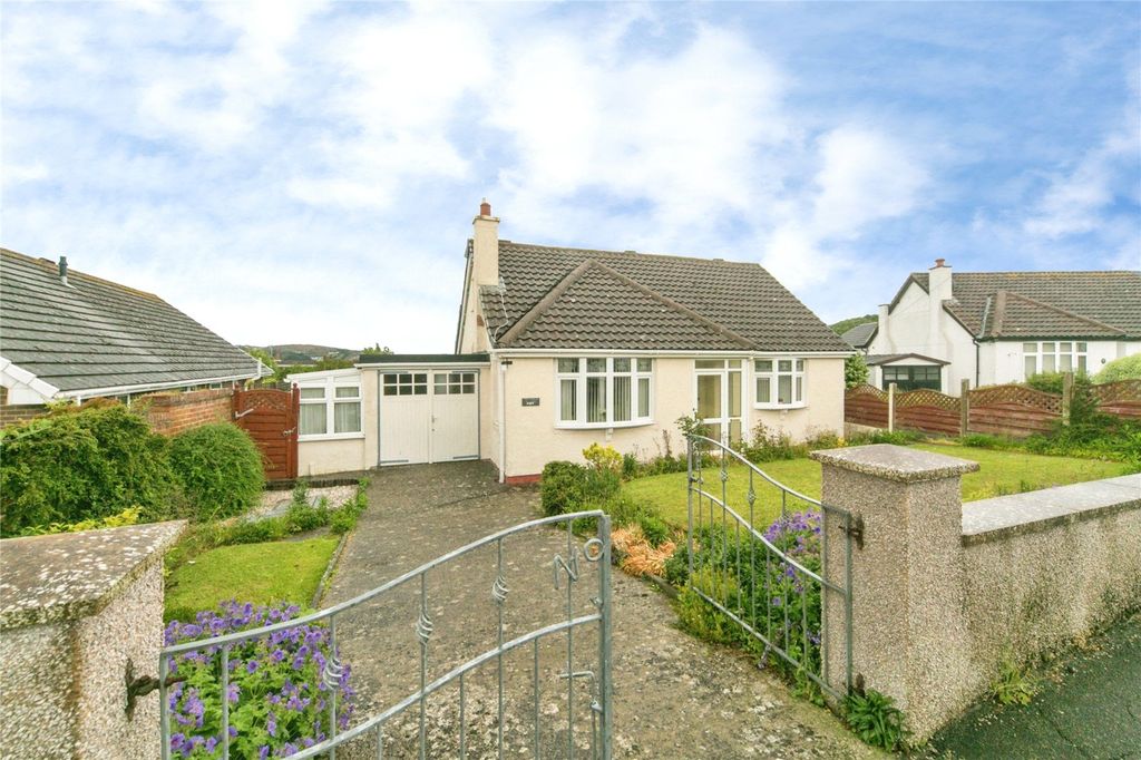Property photo 1 of 25 Picture No. 09
