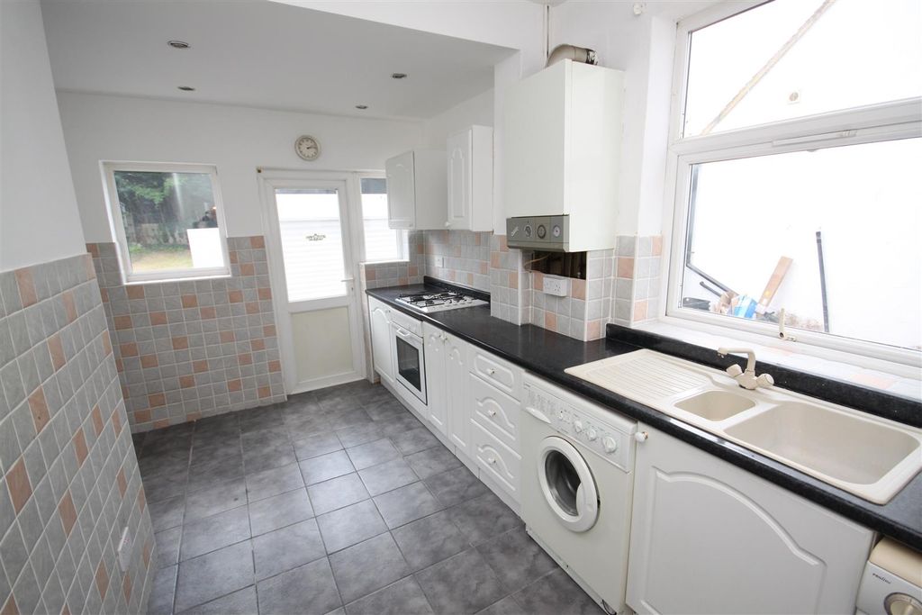 Property photo 3 of 13 Img_9979.Jpg