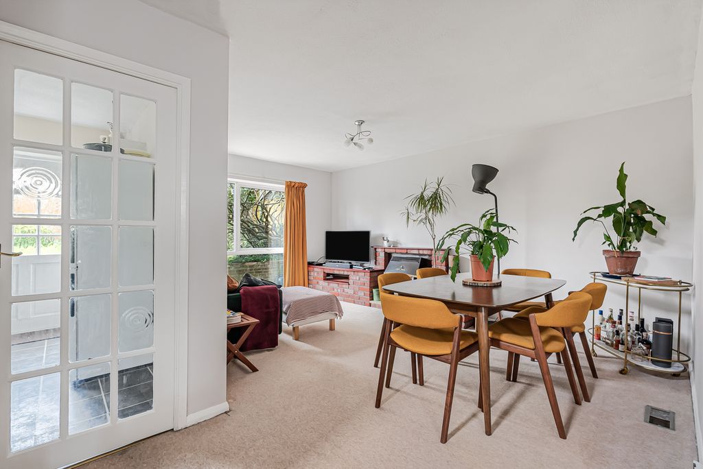 Property photo 3 of 16 Lounge/Diner