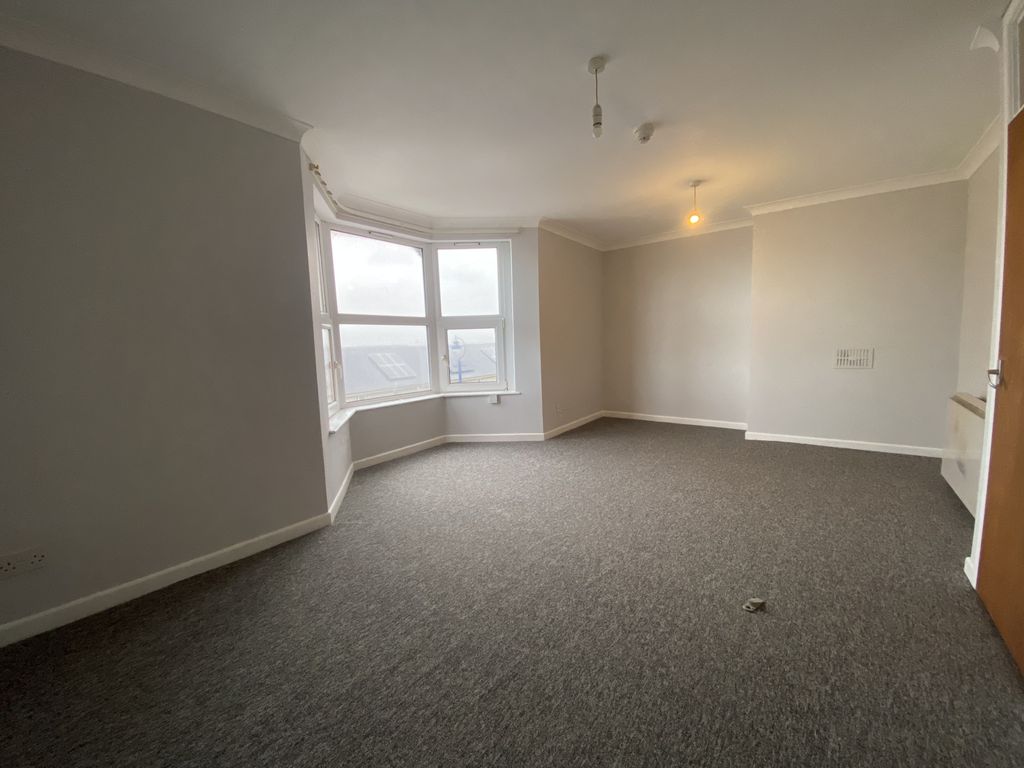 Property photo 3 of 8 Gallery