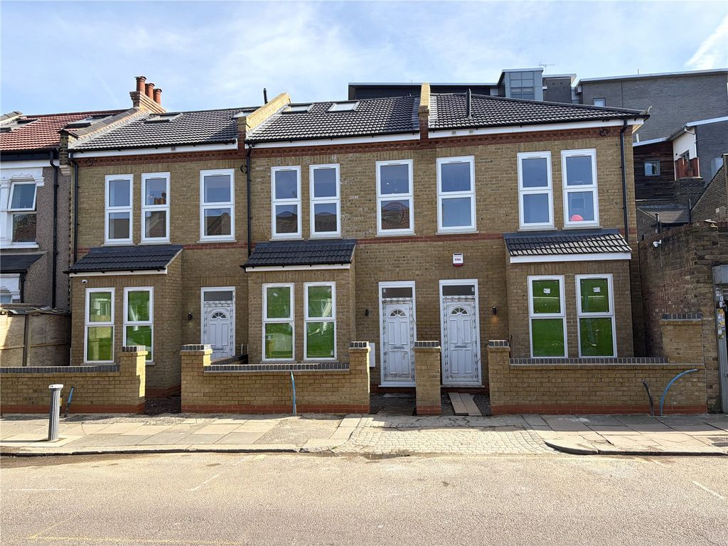 Property photo 2 of 3 Picture No. 10