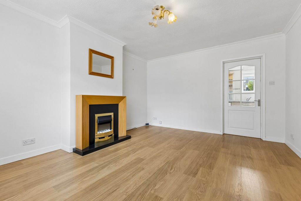 Property photo 2 of 16 Picture No. 02
