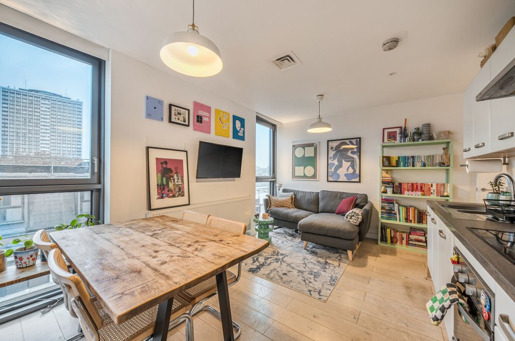 Property photo 2 of 11