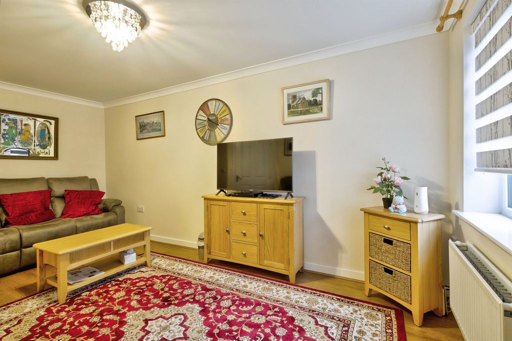 Property photo 3 of 17