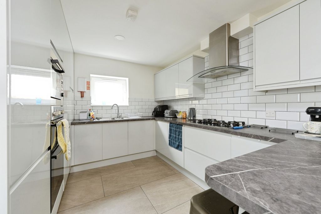 Property photo 2 of 17 Pbox-Img.Jpg