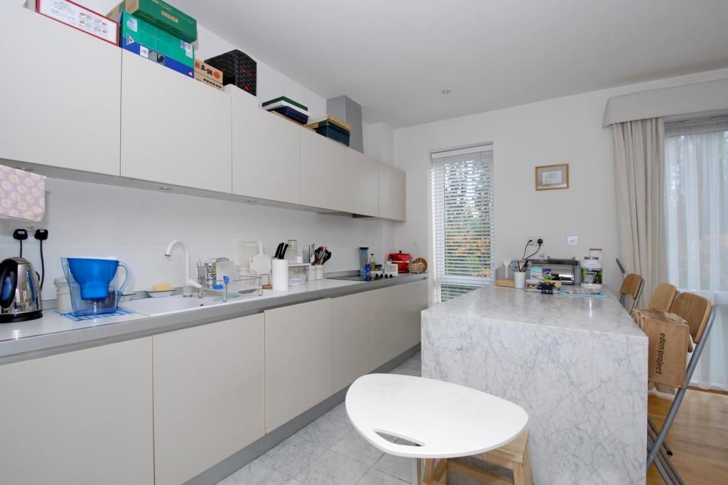 Property photo 3 of 10 Kitchen