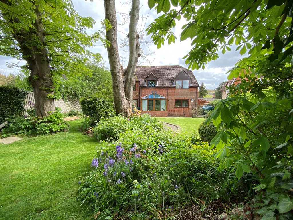 Property photo 2 of 39