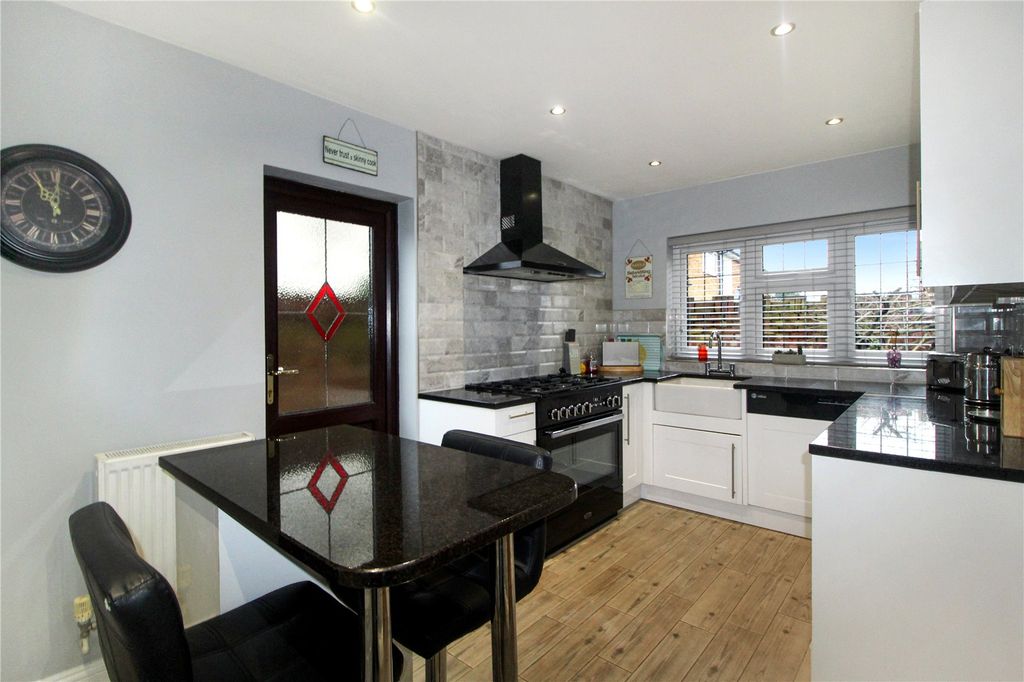 Property photo 3 of 24 Picture No. 13