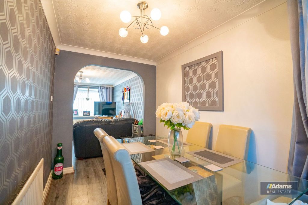 Property photo 3 of 31