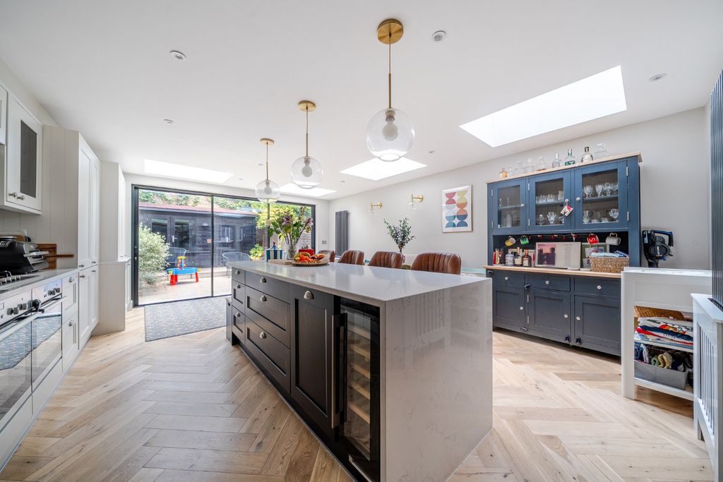 Property photo 3 of 20 Picture No. 10