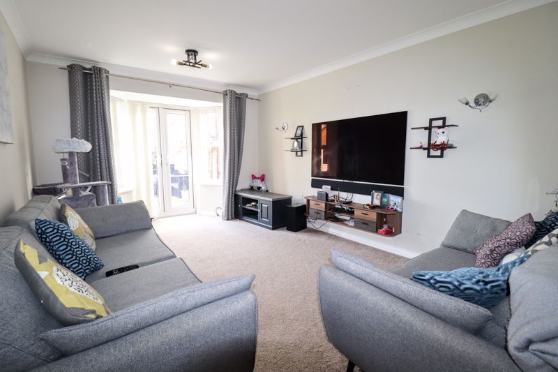 Property photo 2 of 21 Lounge