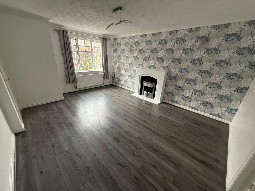 Property photo 2 of 16 Image