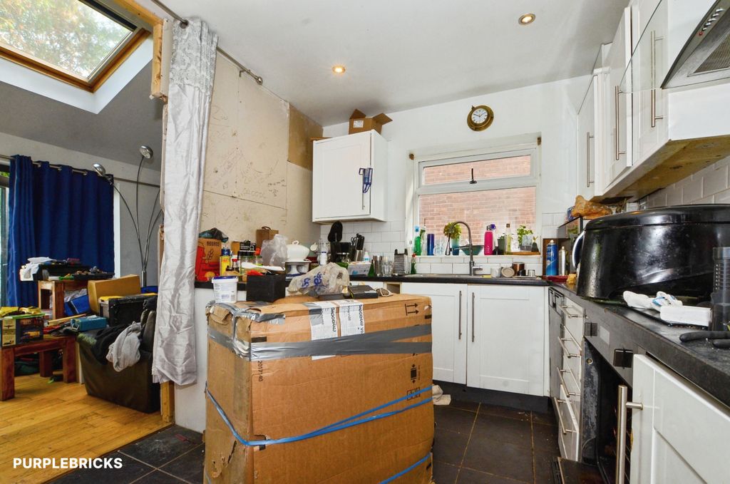 Property photo 3 of 13 Kitchen