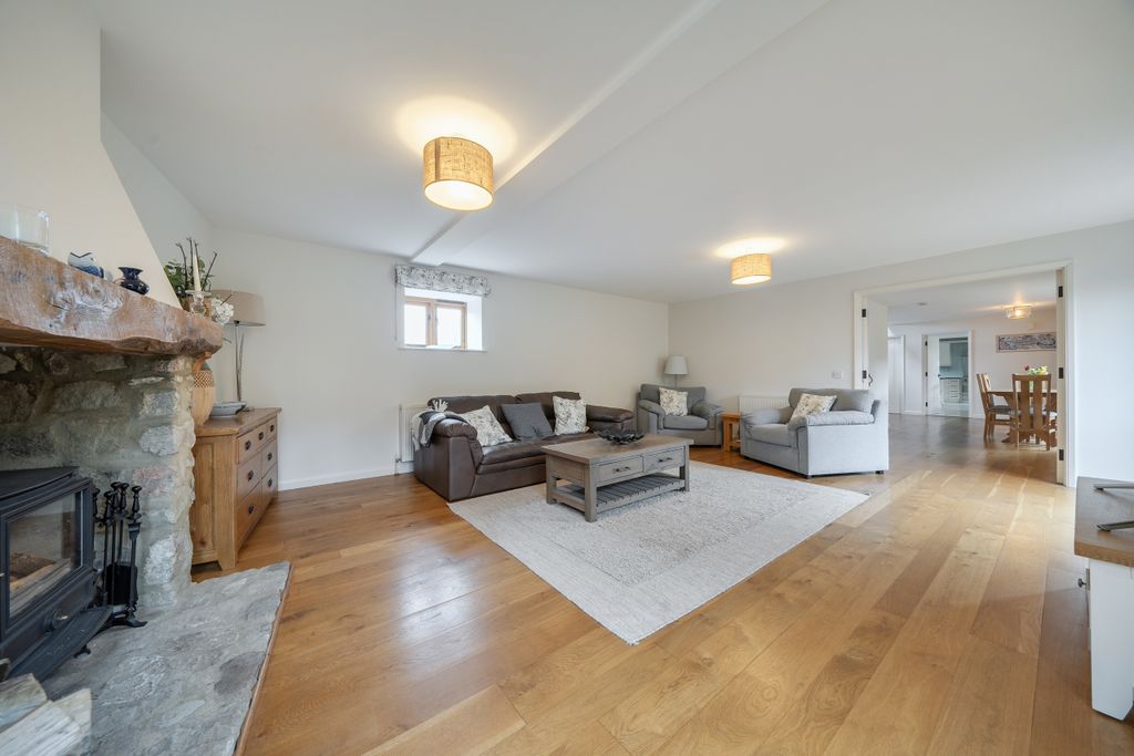 Property photo 2 of 27 Living Room