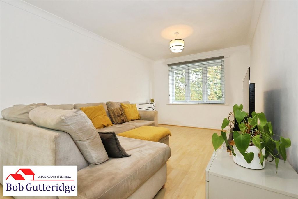 Property photo 2 of 16 Open Plan Lounge / Dining Room