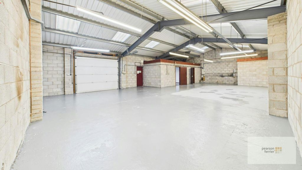 Property photo 3 of 24 Warehouse