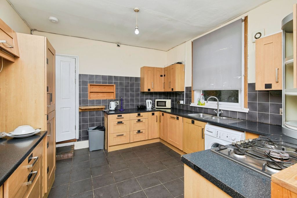 Property photo 3 of 20