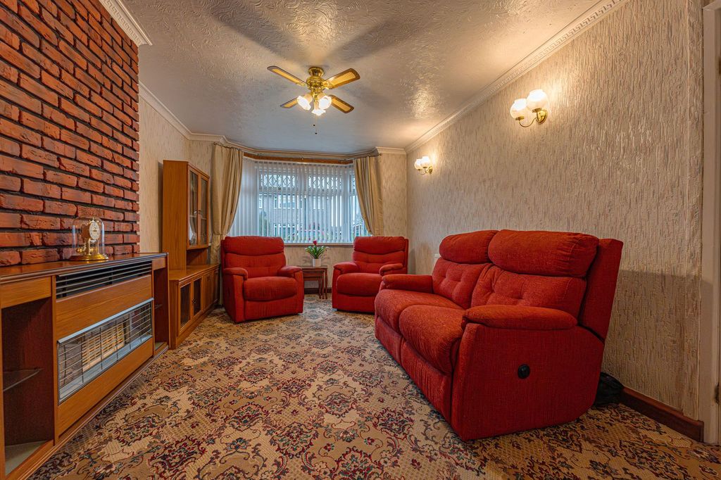 Property photo 3 of 25