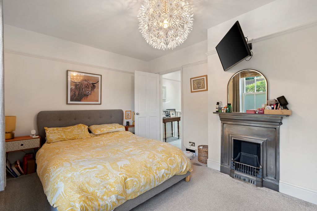 Property photo 3 of 18