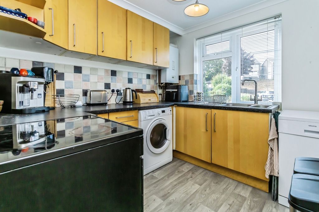 Property photo 3 of 13 Pbox-Img.Jpg