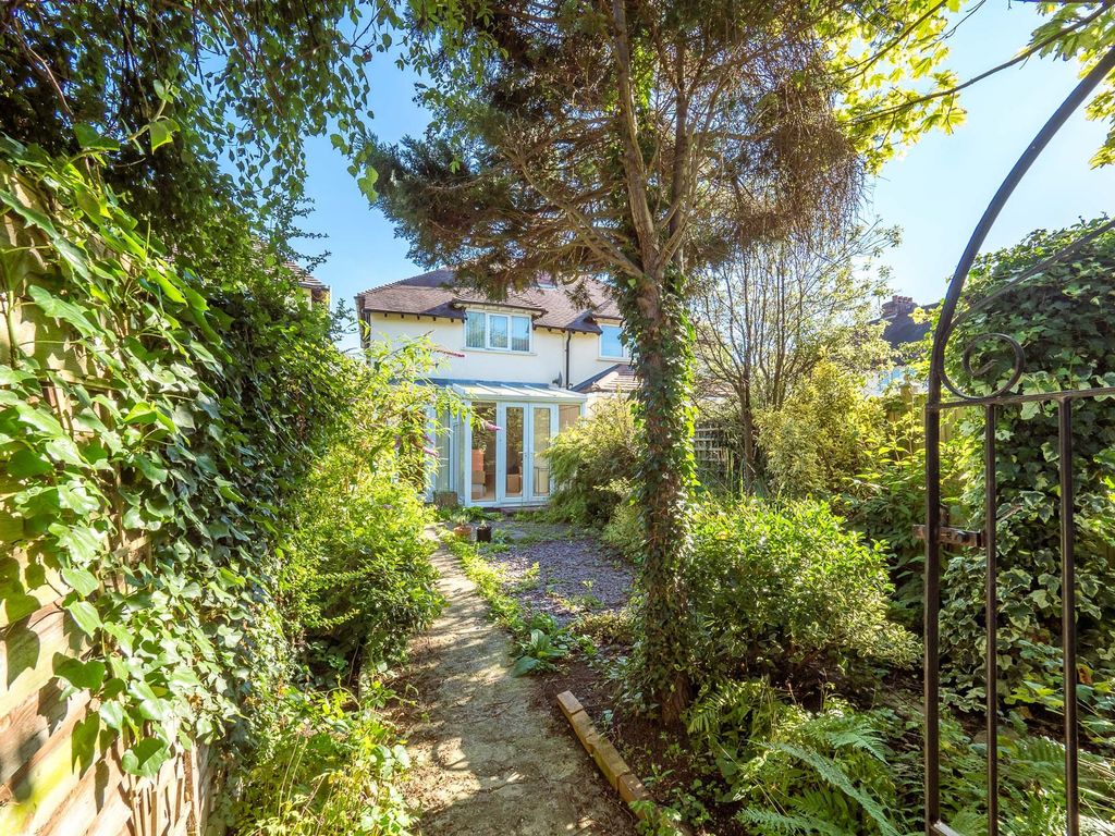 Property photo 1 of 30