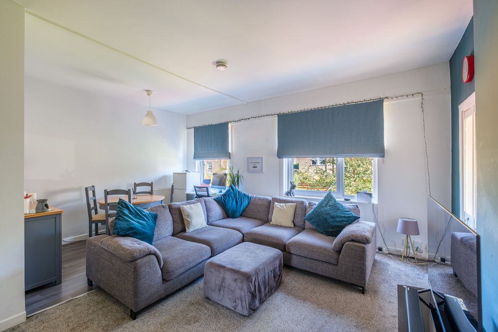 Property photo 2 of 31